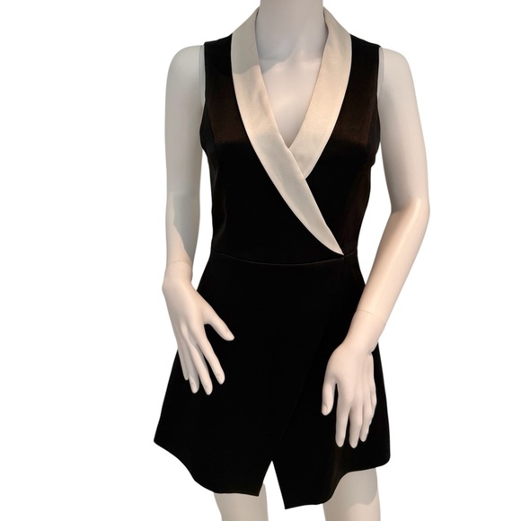 Alice + Olivia Mardell Tuxedo Romper - Picture 4 of 11